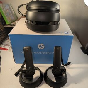 HP VR1000-100 Windows Mixed Reality (WMR) Headset with Controllers